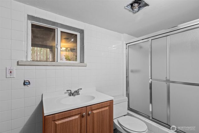 2010 NE 54th Street, Seattle, WA 98105