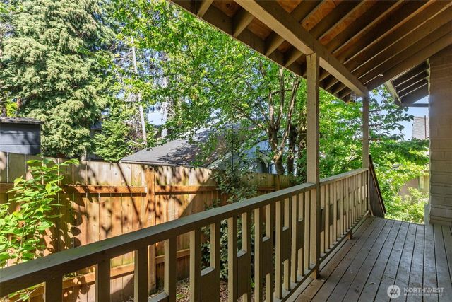 2010 NE 54th Street, Seattle, WA 98105