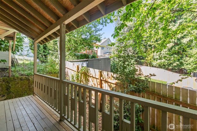 2010 NE 54th Street, Seattle, WA 98105