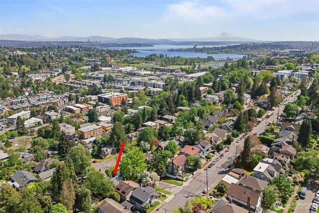 2010 NE 54th Street, Seattle, WA 98105
