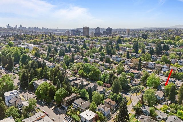 2010 NE 54th Street, Seattle, WA 98105