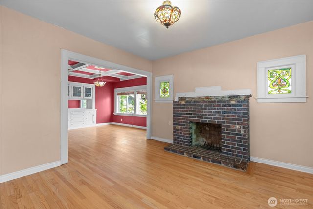 2010 NE 54th Street, Seattle, WA 98105