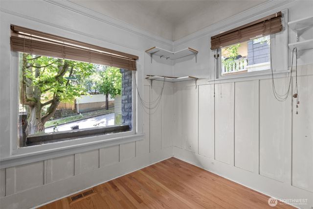 2010 NE 54th Street, Seattle, WA 98105