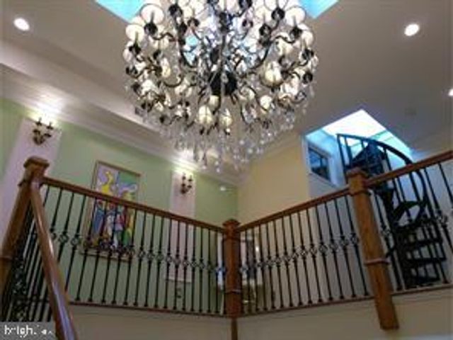 26 S STRAWBERRY ST, Philadelphia, PA 19106