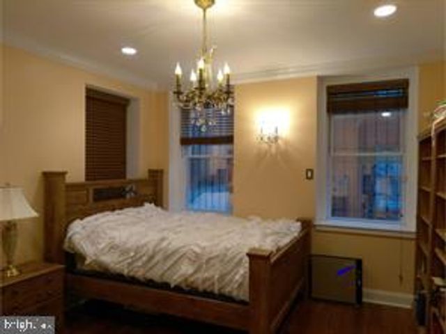 26 S STRAWBERRY ST, Philadelphia, PA 19106