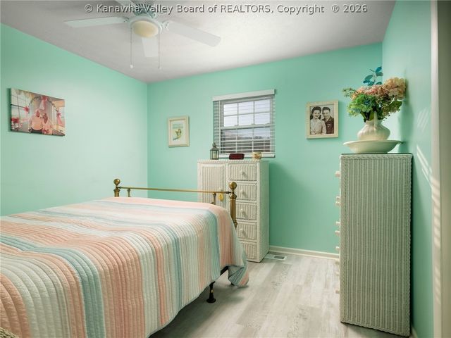 521 Dudding Avenue, Hurricane, WV 25526