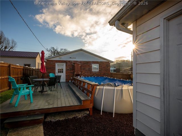 521 Dudding Avenue, Hurricane, WV 25526