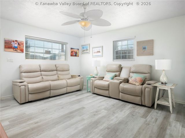 521 Dudding Avenue, Hurricane, WV 25526