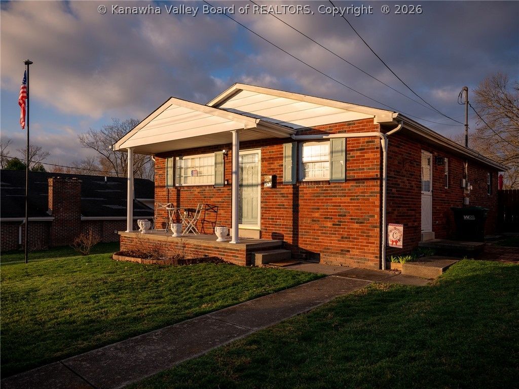 521 Dudding Avenue, Hurricane, WV 25526