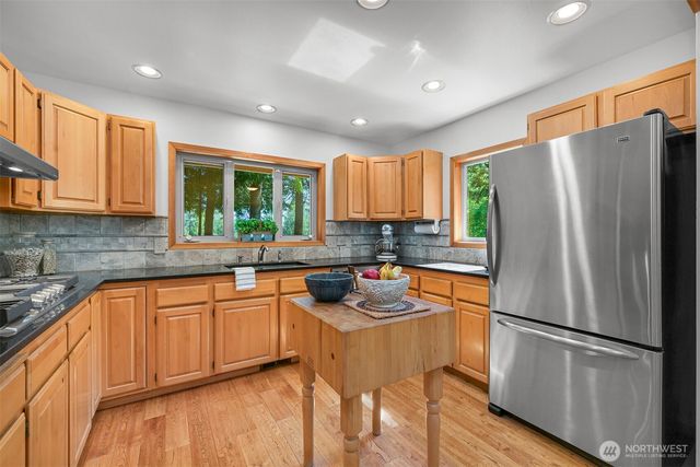 3337 Agate Heights Rd, Bellingham, WA 98226