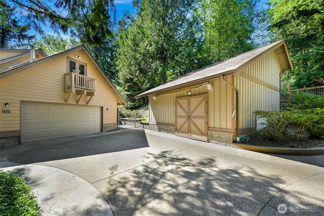 3337 Agate Heights Rd, Bellingham, WA 98226