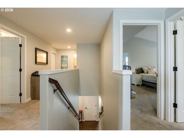 306 E 16th Pl, La Center, WA 98629