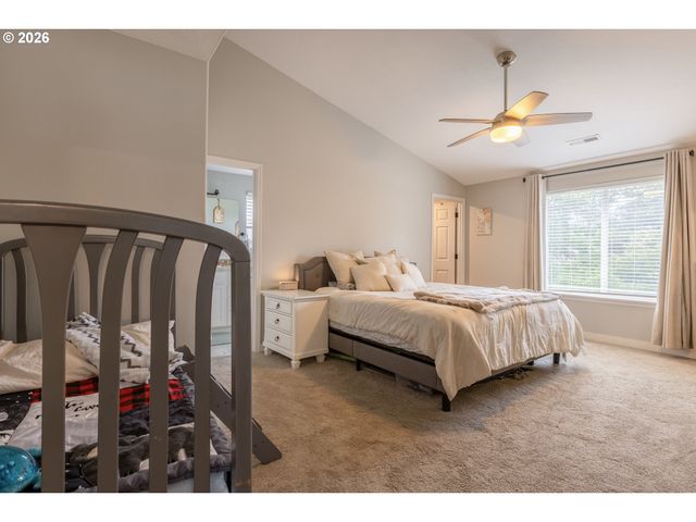 306 E 16th Pl, La Center, WA 98629