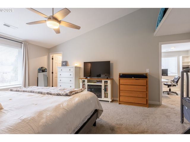 306 E 16th Pl, La Center, WA 98629