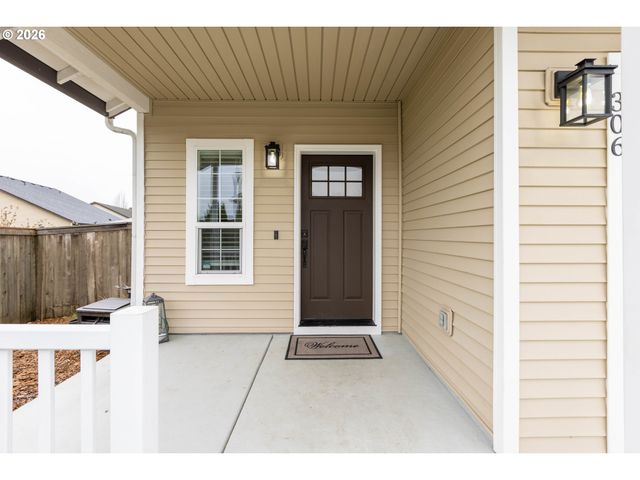 306 E 16th Pl, La Center, WA 98629