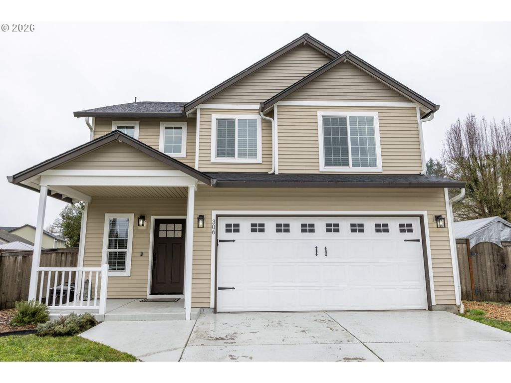 306 E 16th Pl, La Center, WA 98629