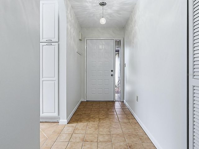 104 WATERWOOD DRIVE, Yalaha, FL 34797