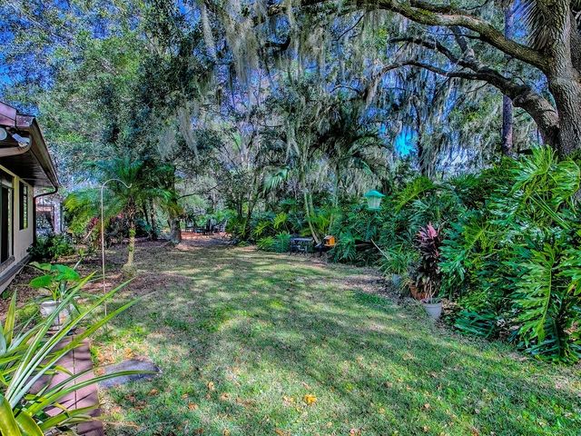 104 WATERWOOD DRIVE, Yalaha, FL 34797