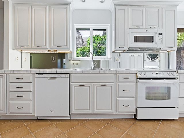 104 WATERWOOD DRIVE, Yalaha, FL 34797