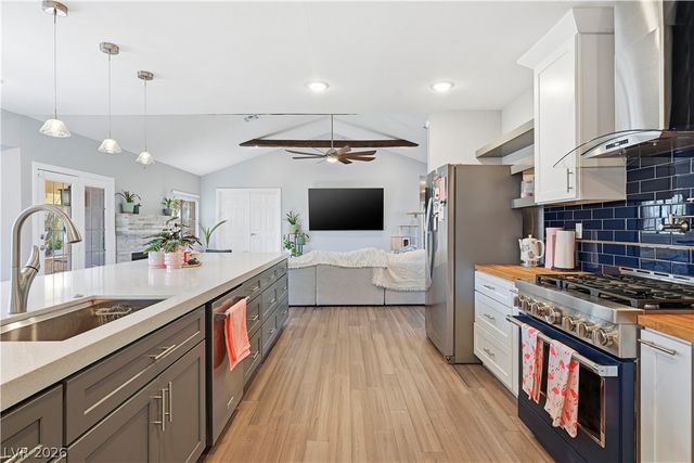 250 Garfield Drive, Henderson, NV 89074
