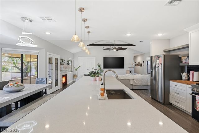 250 Garfield Drive, Henderson, NV 89074