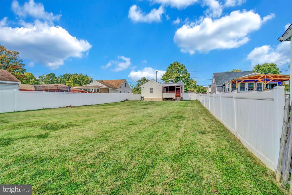 Image 10 of property listing at 125 RANGE RD, Glen Burnie, MD 21061