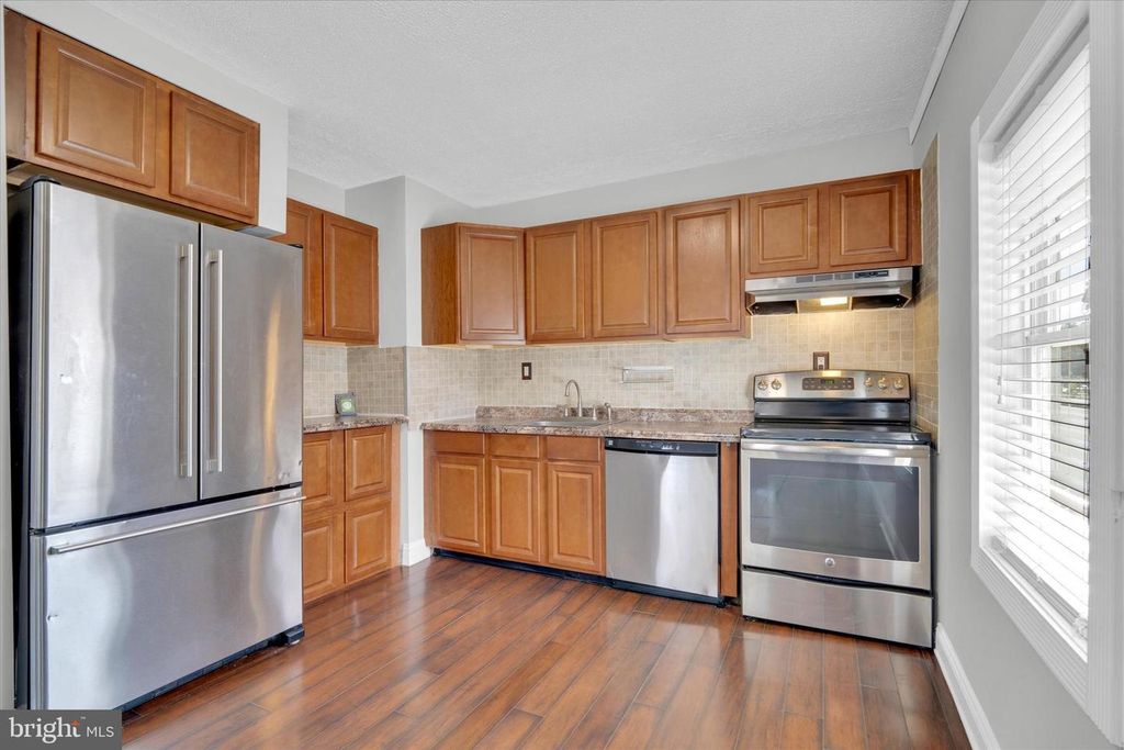 Image 13 of property listing at 125 RANGE RD, Glen Burnie, MD 21061