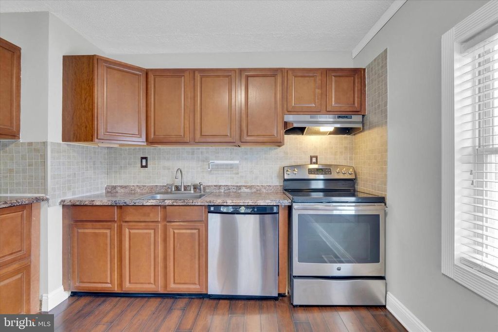 Image 14 of property listing at 125 RANGE RD, Glen Burnie, MD 21061