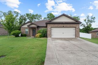 5238 McKinnley Dr, Chapel Hill, TN 37034