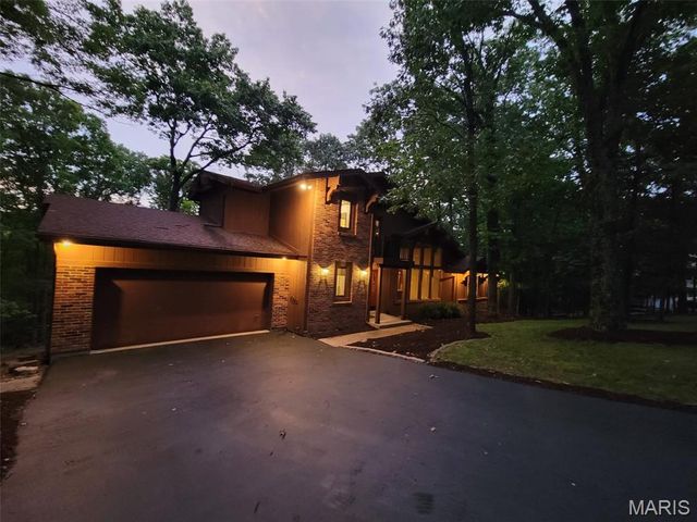 1509 Redbriar Drive, High Ridge, MO 63049