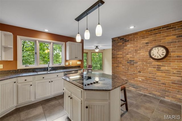 1509 Redbriar Drive, High Ridge, MO 63049