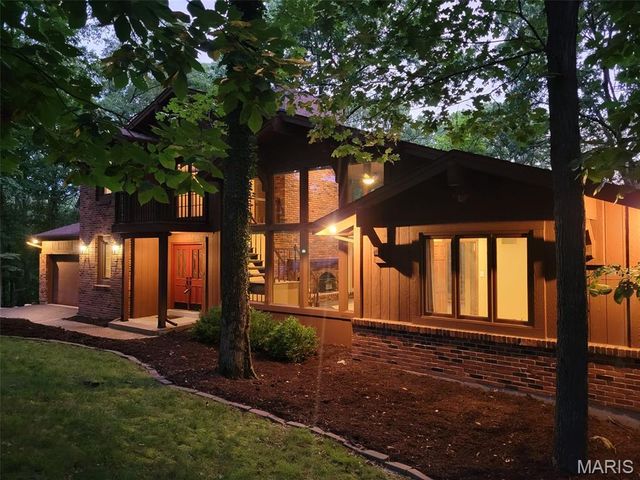1509 Redbriar Drive, High Ridge, MO 63049