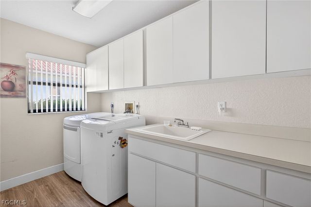 1631 SW 15th AVE, Cape Coral, FL 33991