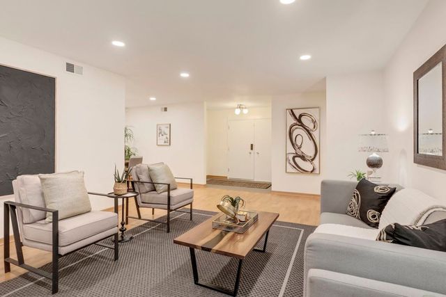 323 323 Monte Vista Ave 107, Oakland, CA 94611