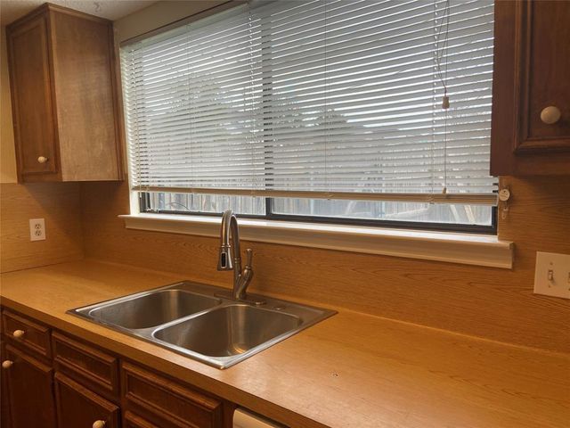 12800 Old San Antonio RD A, Manchaca, TX 78652