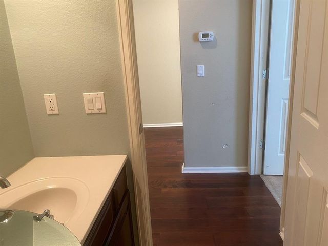 721 Independence Creek LN, Georgetown, TX 78633