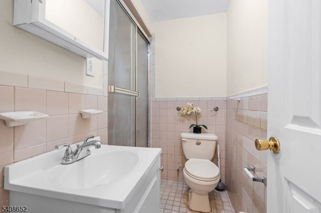 274 Greylock Pkwy, Belleville Twp., NJ 07109