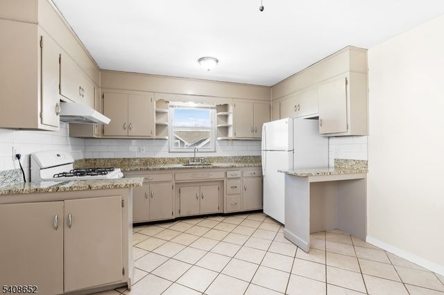 274 Greylock Pkwy, Belleville Twp., NJ 07109