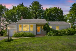 11 Sky View Drive, West Hartford, CT 06117