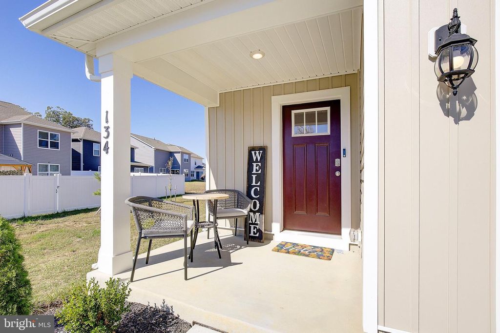 134 CHARMING FOREST AVE, La Plata, MD 20646