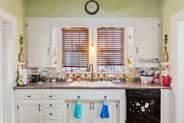 1026 W 7th Street, Mcgregor, TX 76657