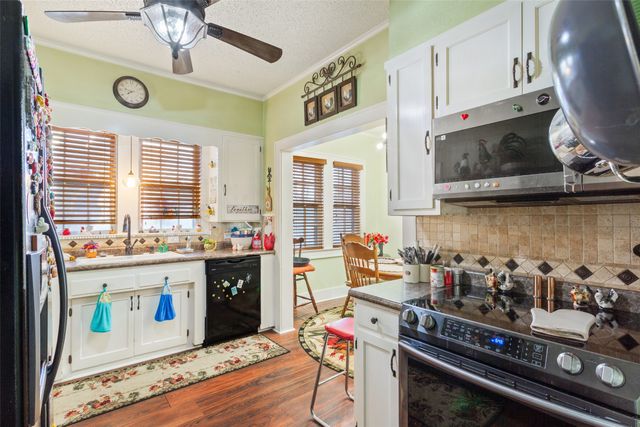 1026 W 7th Street, Mcgregor, TX 76657