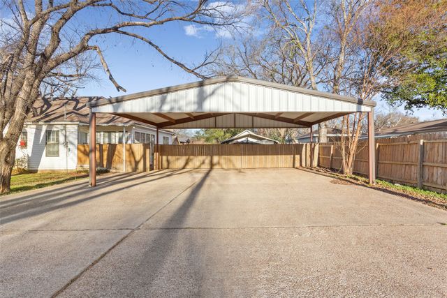 1026 W 7th Street, Mcgregor, TX 76657