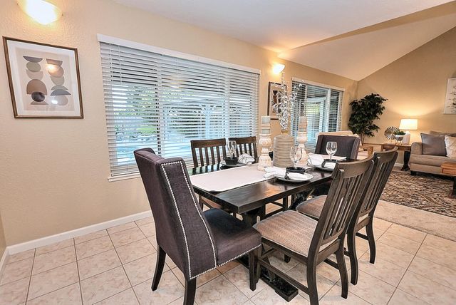 3802 Sweetwater Dr, Rocklin, CA 95677