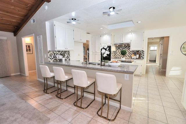 3802 Sweetwater Dr, Rocklin, CA 95677