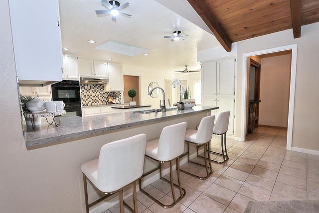 3802 Sweetwater Dr, Rocklin, CA 95677