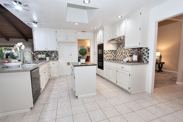 3802 Sweetwater Dr, Rocklin, CA 95677