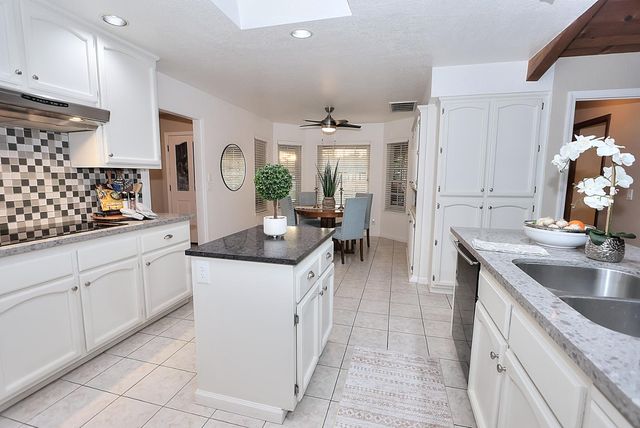 3802 Sweetwater Dr, Rocklin, CA 95677