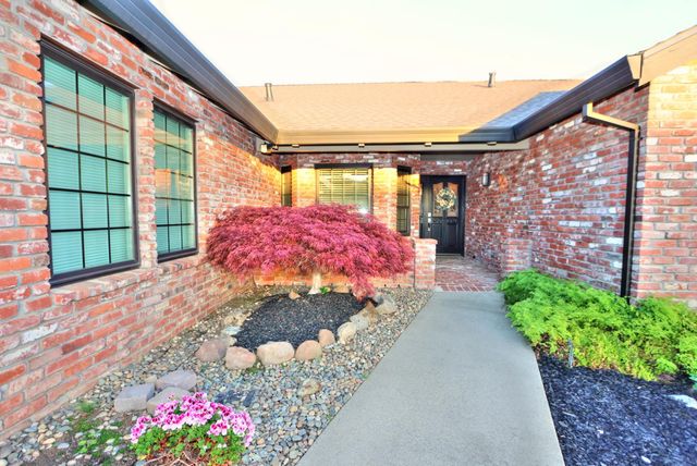 3802 Sweetwater Dr, Rocklin, CA 95677