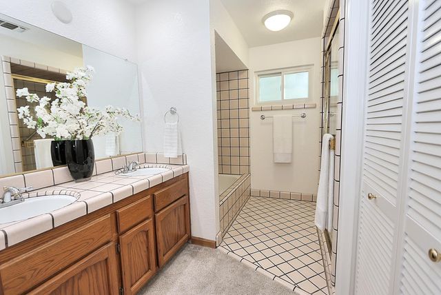 3802 Sweetwater Dr, Rocklin, CA 95677